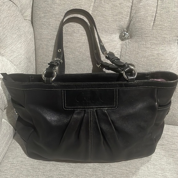 Coach shoulder bag - Picture 1 of 10